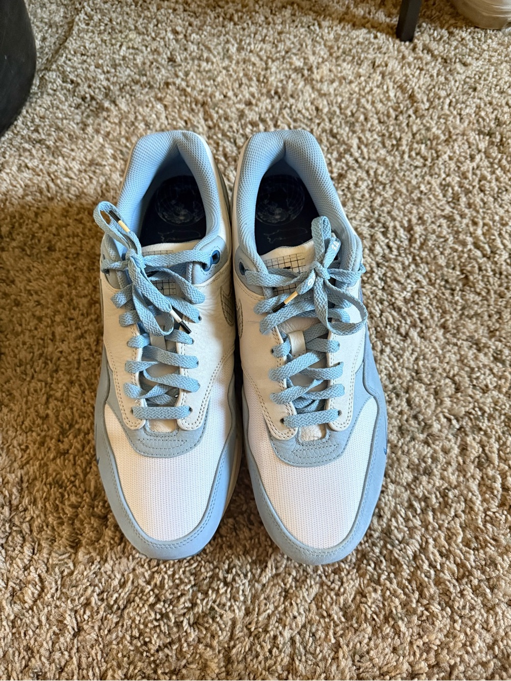 Nike White and Light Blue Low-Top Sneakers